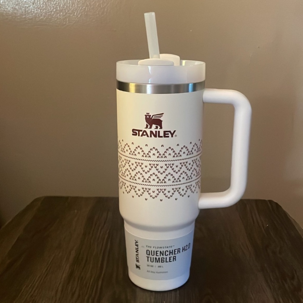 Stanley 30 oz Quencher H2.0 FlowState Tumbler- Oatmeal
